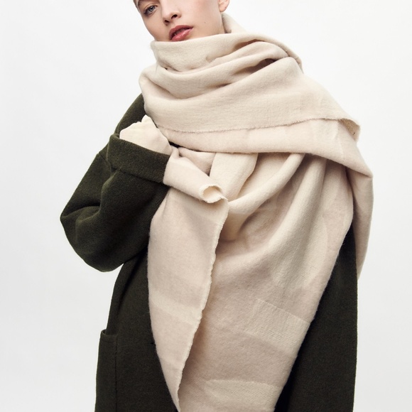 Zara WOOL BLEND JACQUARD SCARF - Picture 3 of 5